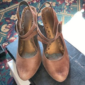 Preloved Mary Jane wedge.